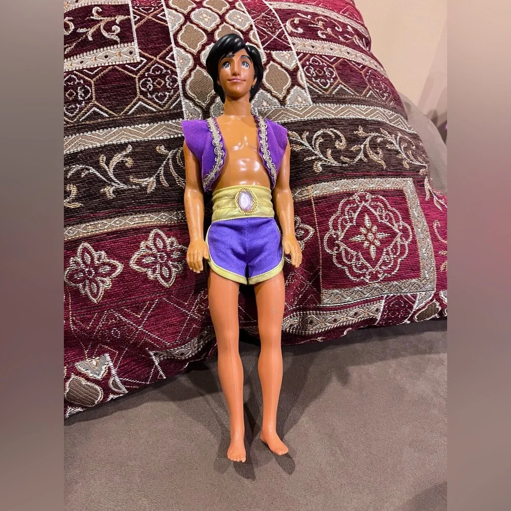Aladdin Water Jewel Magic doll from Disney 1993